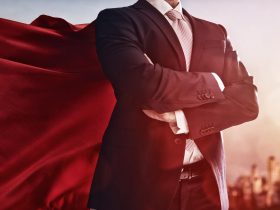 管不住員工？一句under my thumb展現霸氣